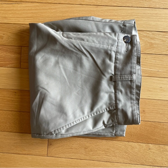 Adidas climalite beige men’s golf shorts (size 32) - Picture 3 of 3